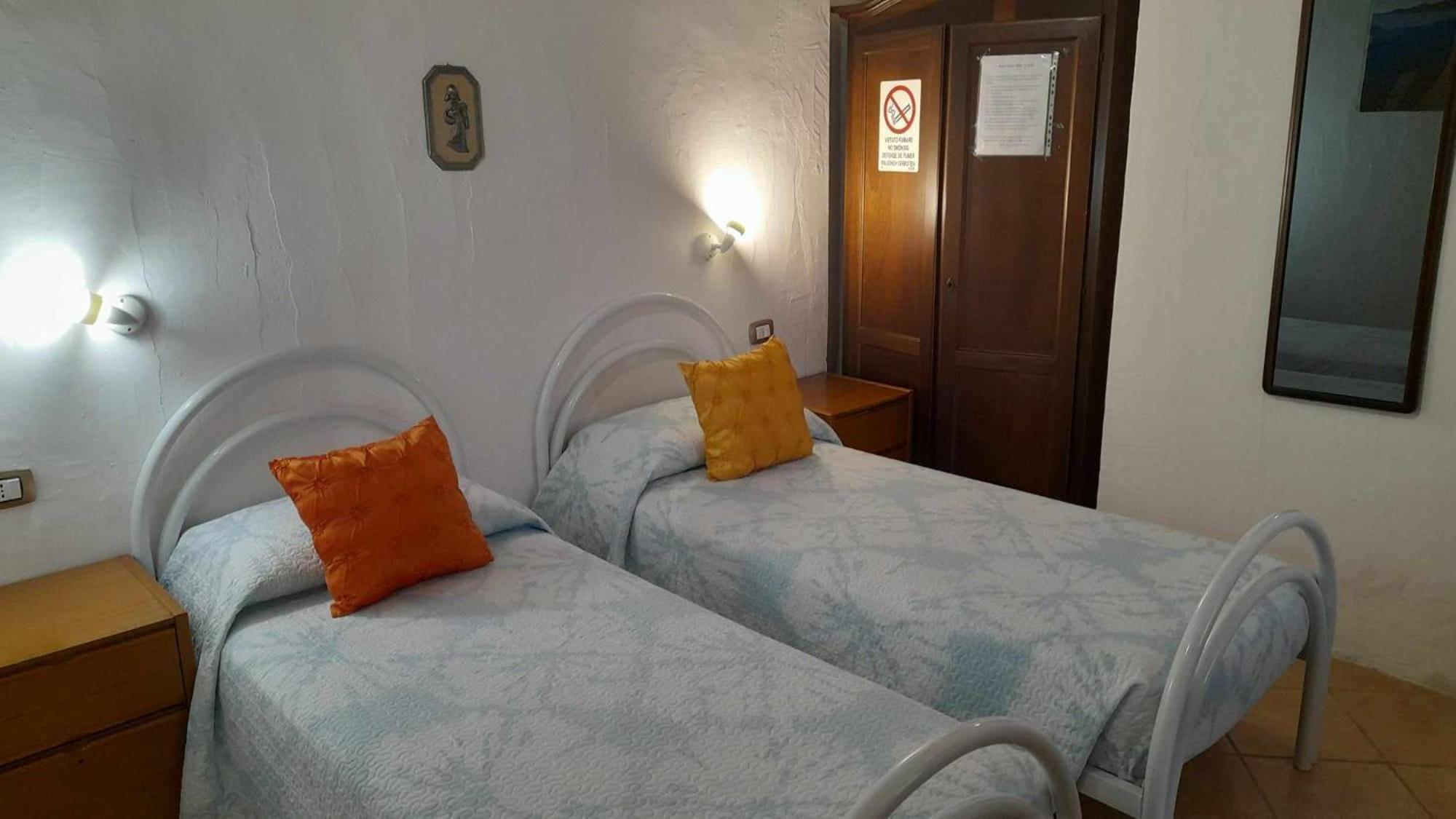 Sìnnai B&B Gli Archi المظهر الخارجي الصورة